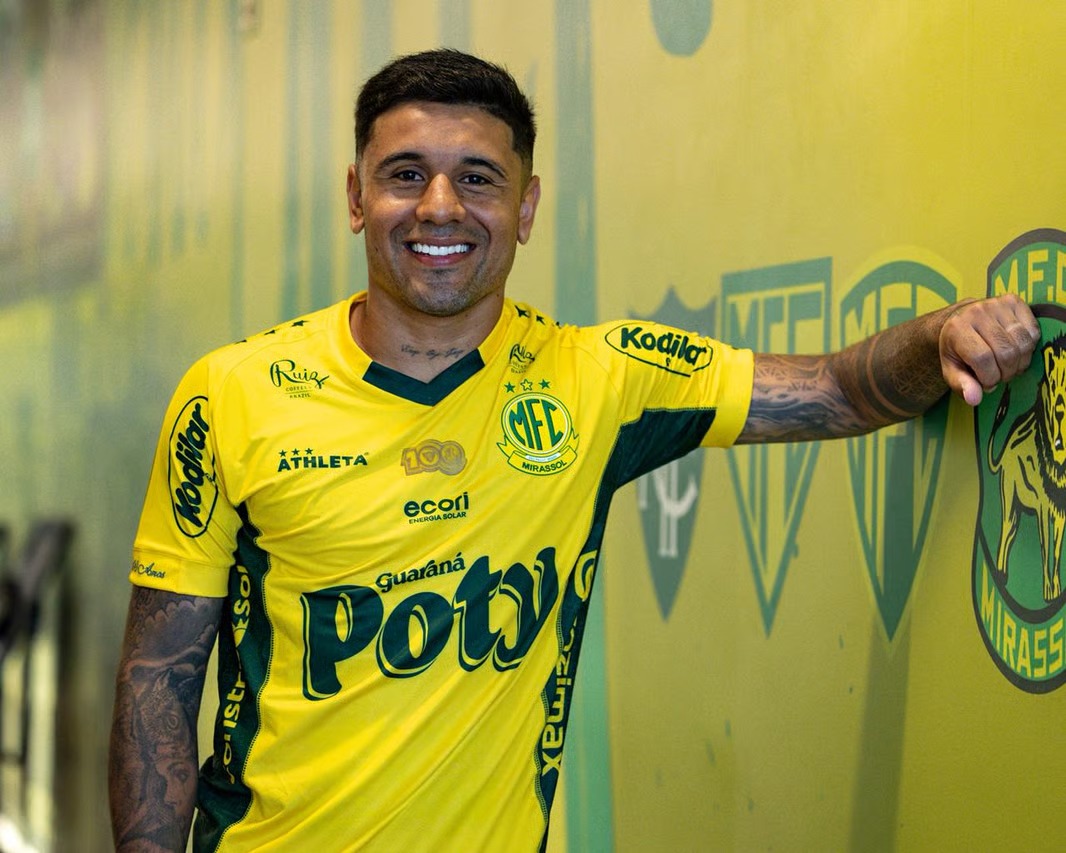 Galeano entra na mira do Leão - 