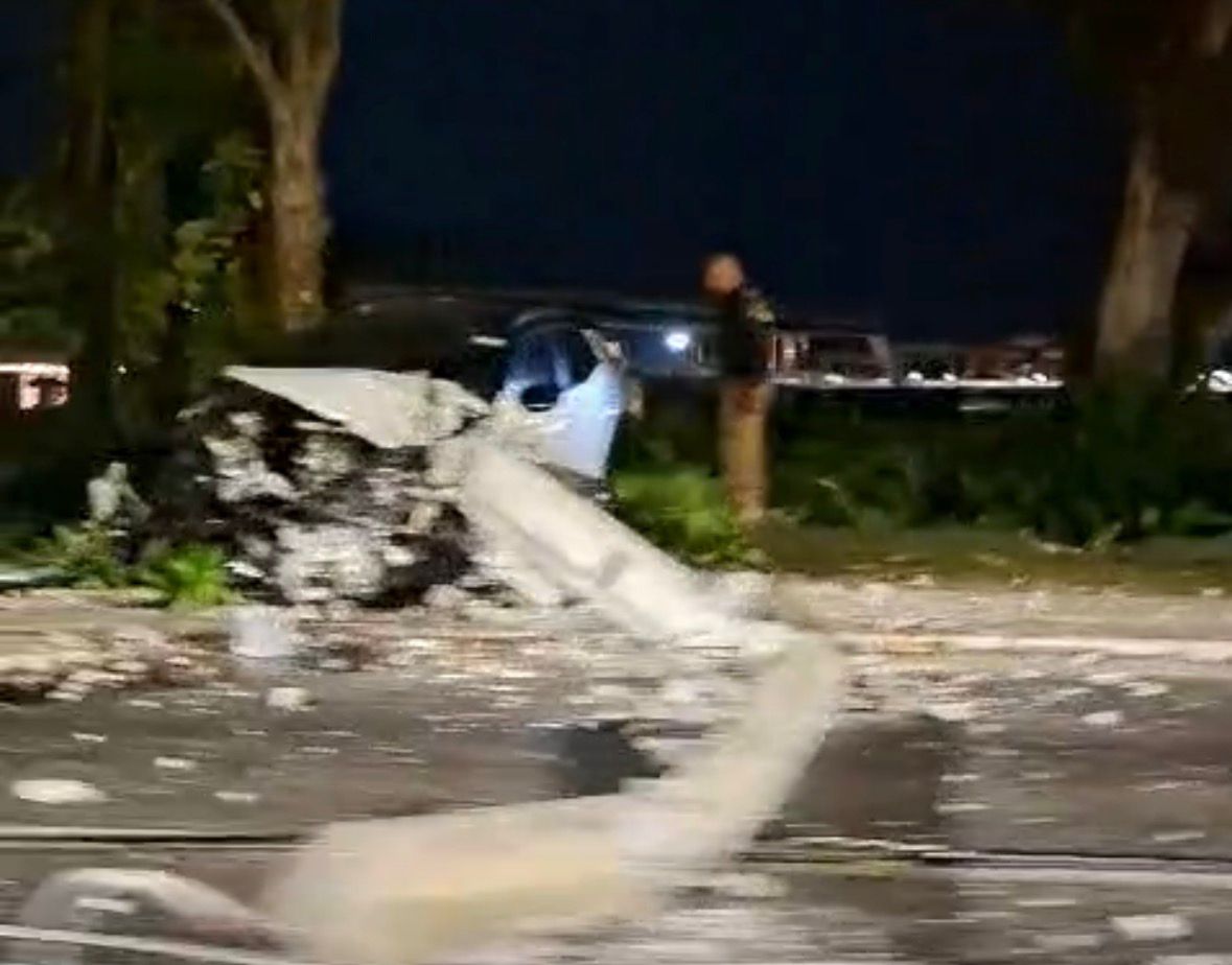 Veículo em alta velocidade bate em poste no Parque da Cidade e prejudica o trânsito em Belém