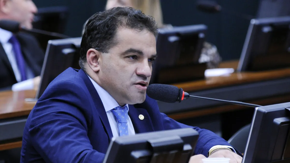 PF amanhece na casa de deputado em operação contra desvio de dinheiro público