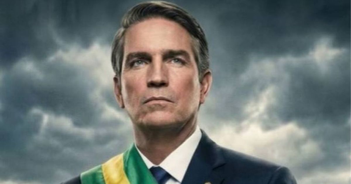 Jim Caviezel no pôster do filme Dark Horse, sobre a trajetória de Jair Bolsonaro.
