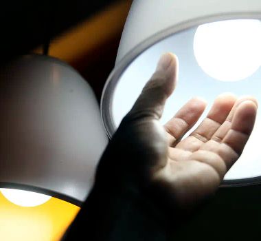 Imagem - Bandeira tarifária das contas de luz segue amarela em julho