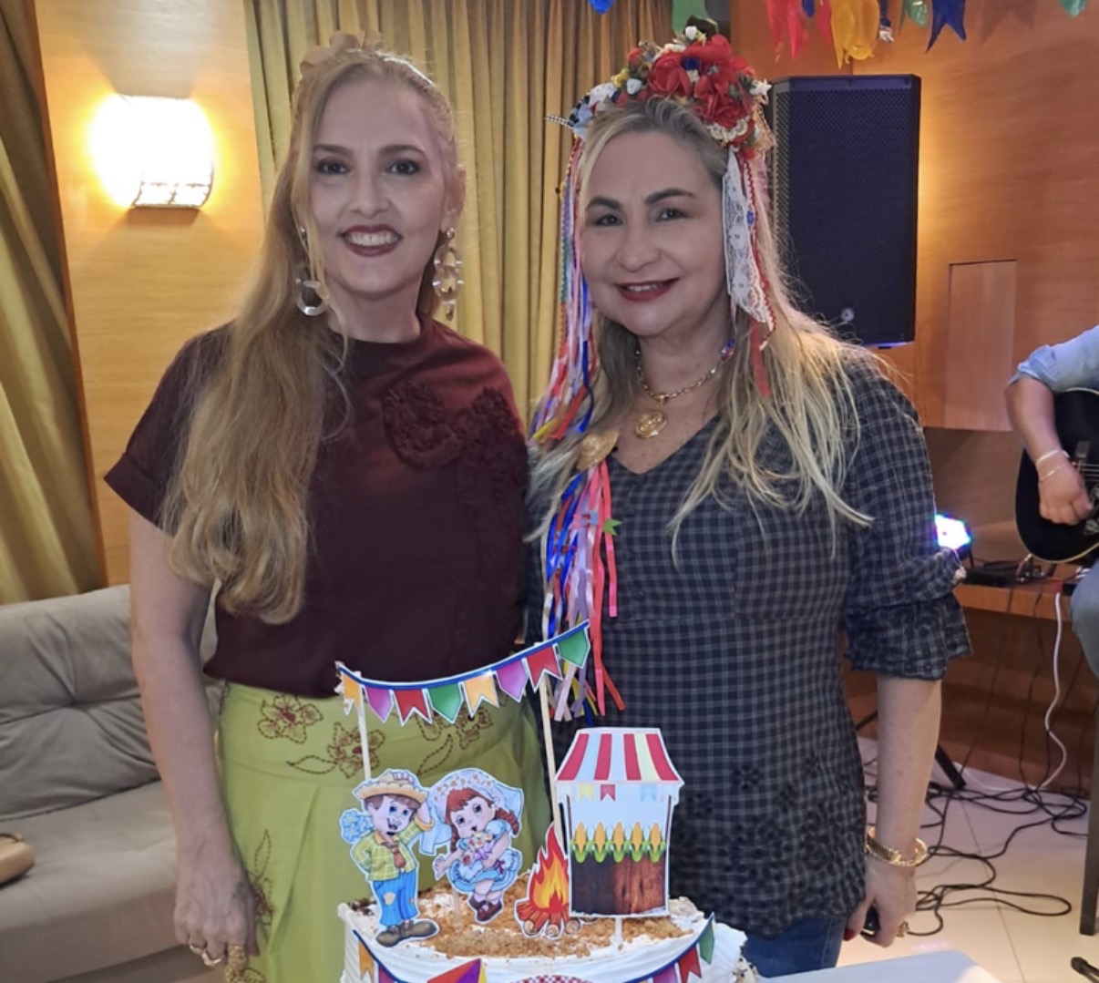 Alessandra Bastiani e Claudia Titan, duas das aniversariantes deste trimestre 