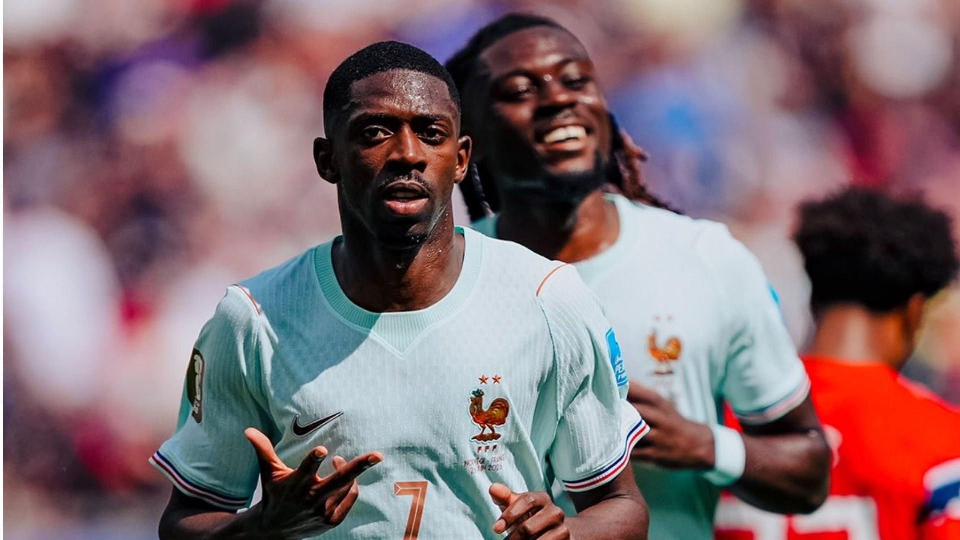 Dembélé comemora terceiro gol contra a Noruega