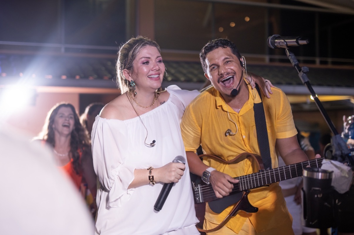 Éverton Rodrigues e Letícia Moura 