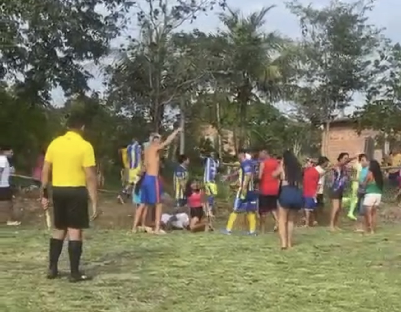 Partida de futebol termina em briga e jovem com traumatismo craniano em Curuçá - 