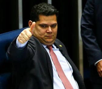 Imagem - Alcolumbre sinaliza votação da PEC que acaba com escala 6x1 apenas em agosto