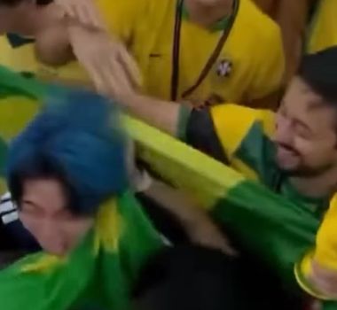 Imagem - Torcedor japonês é flagrado em desespero após derrota para o Brasil na Copa do Mundo