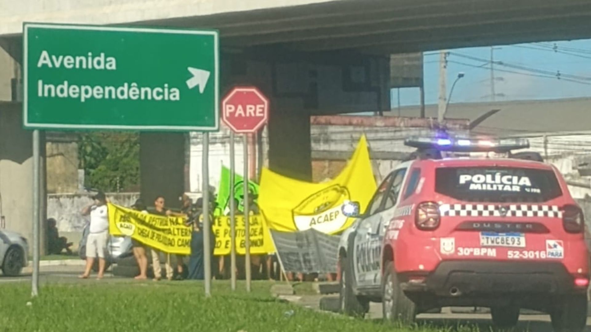 Manifestação de caminhoneiros provoca congestionamento na Alça Viária, em Ananindeua 