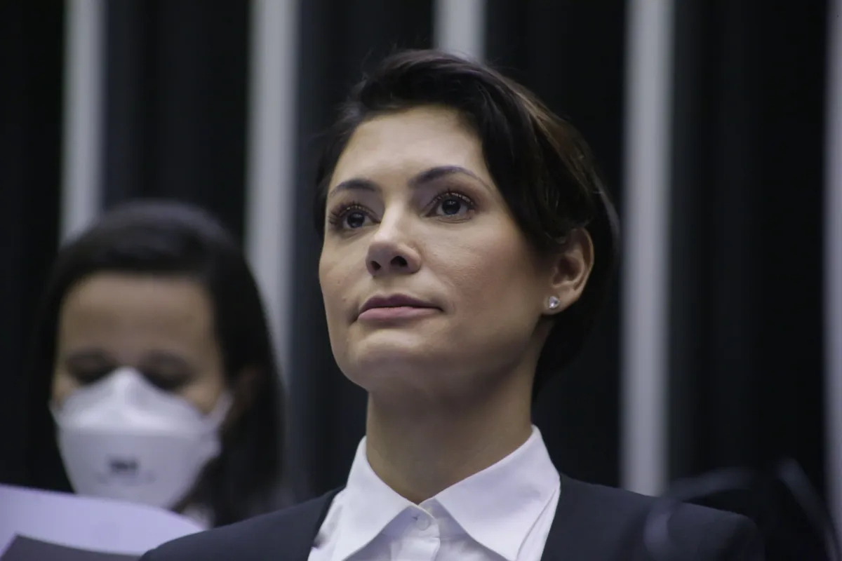 (Ex-primeira-dama Michelle Bolsonaro)