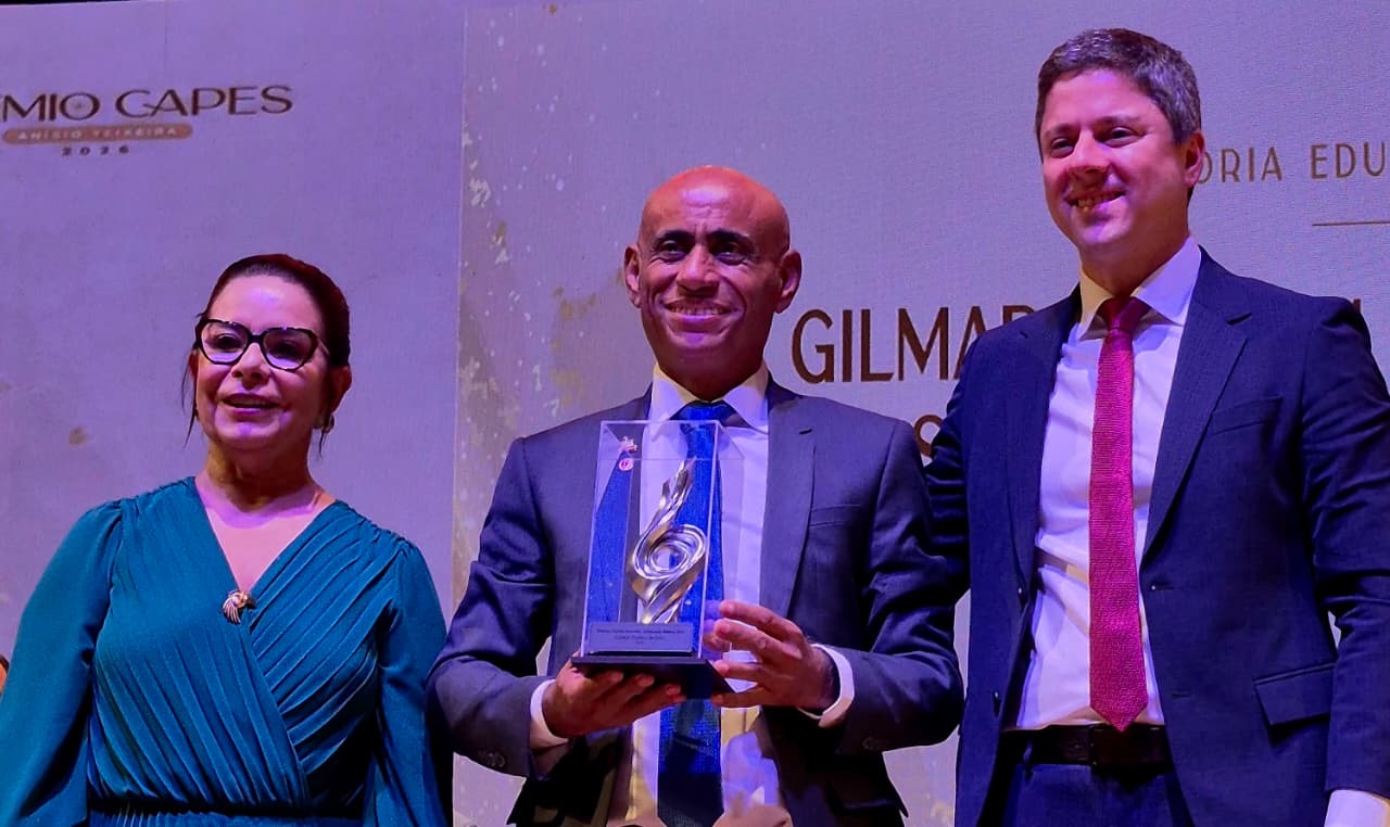 Imagem - ​Reitor da UFPA, Gilmar Pereira da Silva recebe o prestigiado Prêmio de Educação Anísio Teixeira