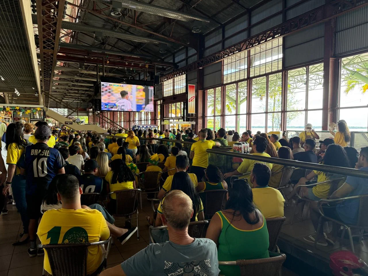 (Transmissão do jogo d Copa n Estção das Docas, em Belém) 
