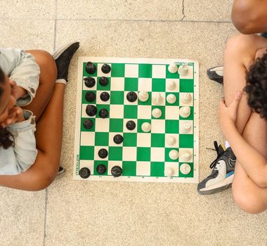 Imagem - Cai número de crianças com celular no Brasil; entenda