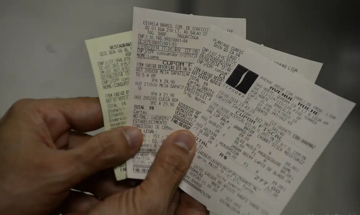 (A principal mudança é que os novos cadastros poderão combinar letras e números, mantendo o total de 14 caracteres.)