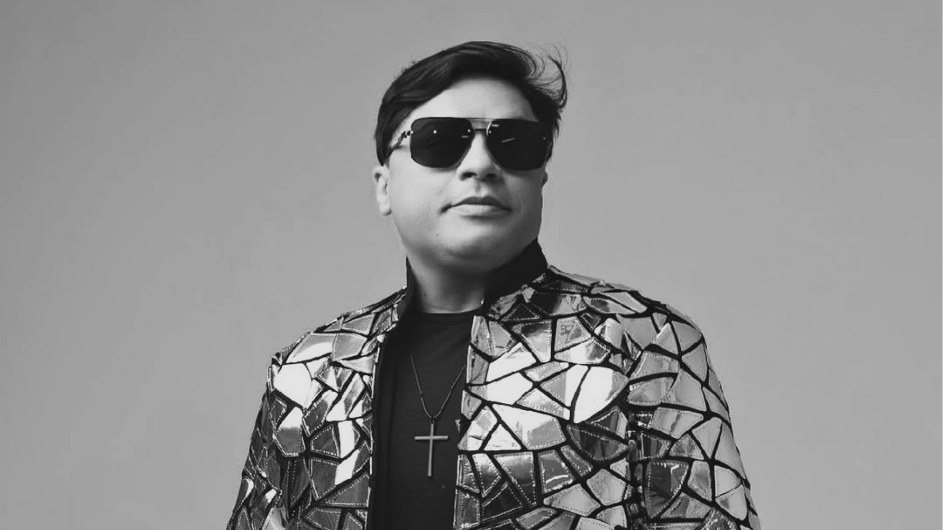 Neto Araújo, aos 42 anos, nesta quinta-feira (2), voltou a chamar atenção para uma triste marca na história da banda Cavaleiros do Forró. 