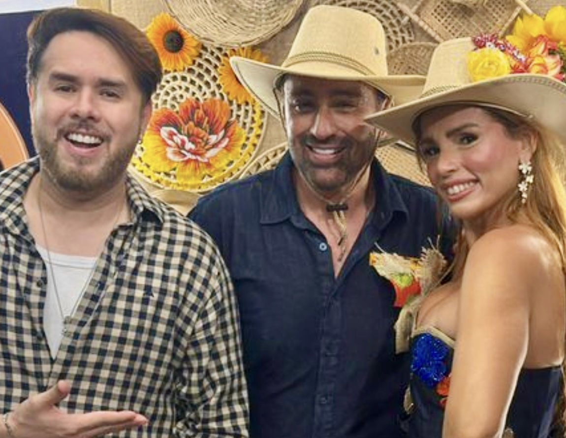 O cantor Fabio Alves com Jefferson e a Débora Goldenberg
