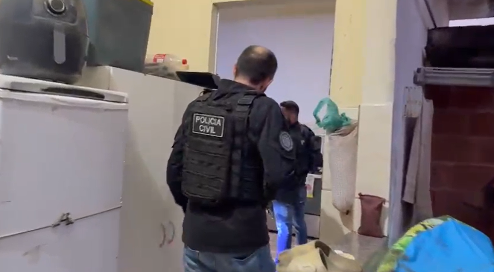 Polícia Civil desmantela rede nacional que enviava celulares roubados do Rio para 9 estados