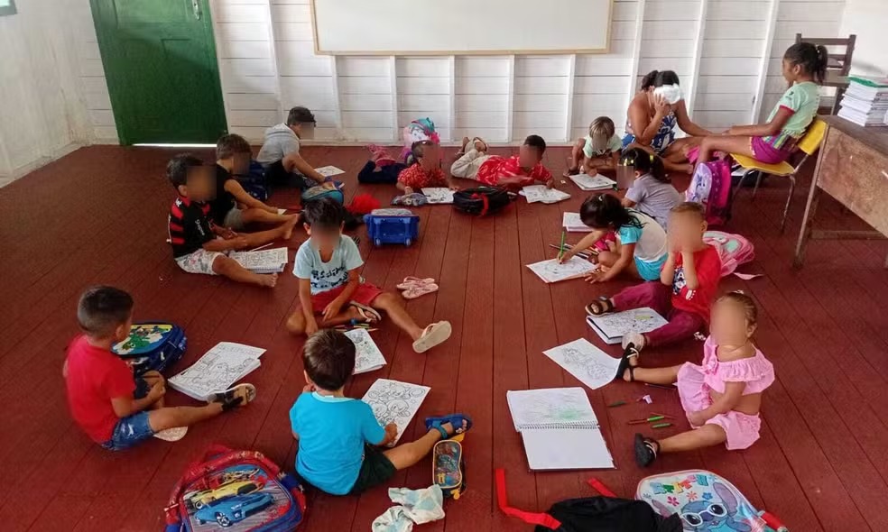 Tribunal também determinou fornecimento de água potável, suspendeu pagamentos de contrato de mobiliário e cobra explicações da Secretaria de Educação