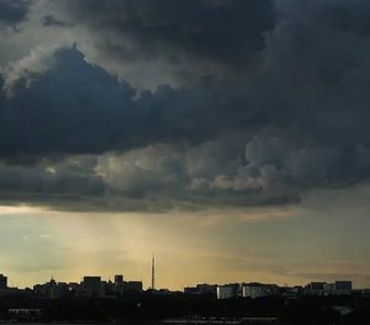Imagem - Tempestade solar forte deve atingir a Terra neste fim de semana após sequência de explosões no Sol