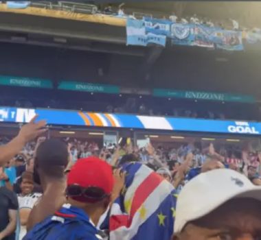 Imagem - Torcida argentina joga lixo em torcedores de Cabo Verde durante confusão em jogo da Copa do Mundo