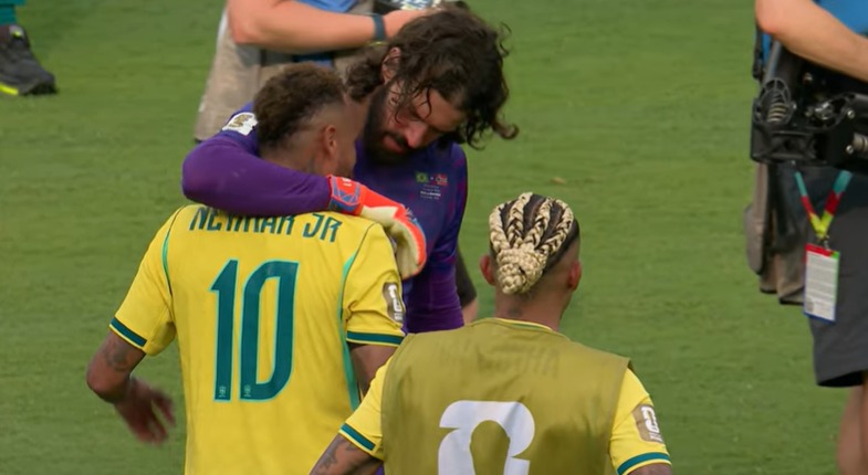 (A derrota para a Noruega representa a eliminação mais precoce do Brasil em Copas recentes e frustra uma geração de torcedores que esperava o título.) 