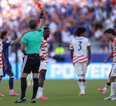 Imagem - Trump admite pedido à Fifa para anular vermelho e faz ataques ao árbitro brasileiro