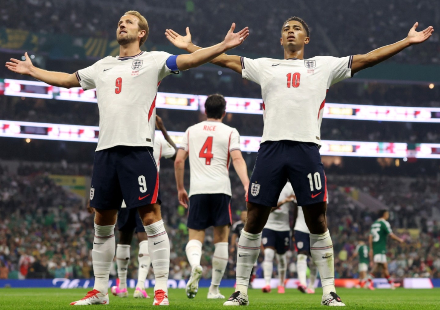 Dupla Kane e Bellingham carregaram a Ingleterra para as quartas - 