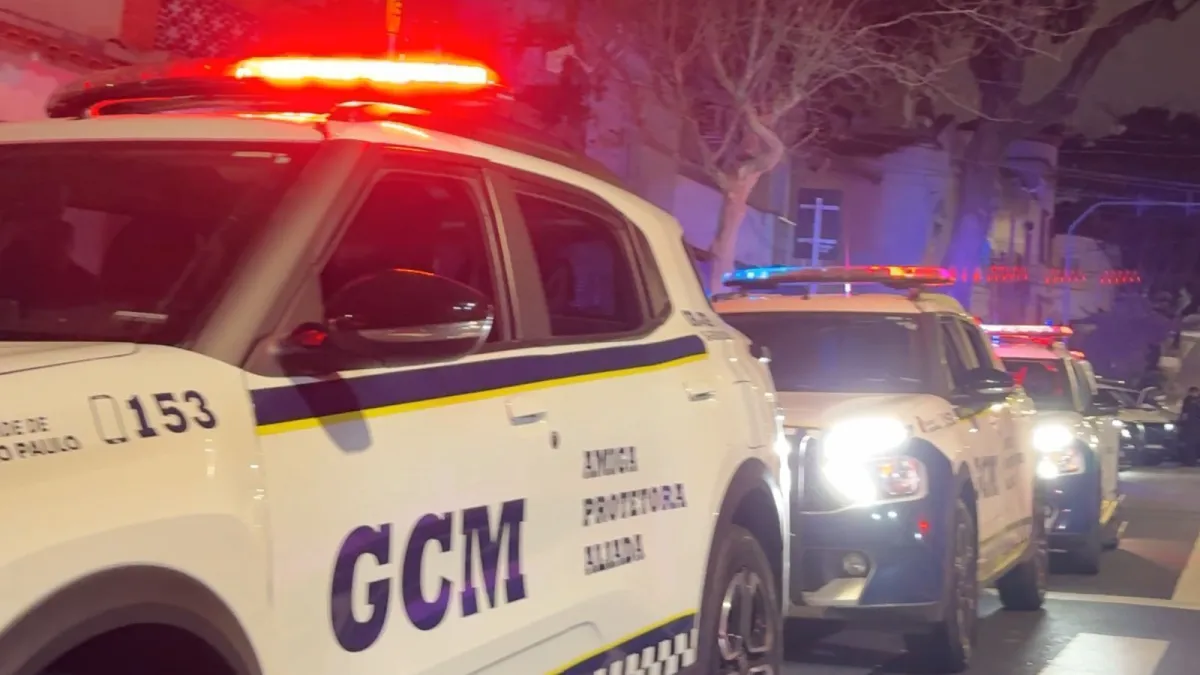 Jovens são presos na Avenida Paulista após assaltarem idoso no centro de SP