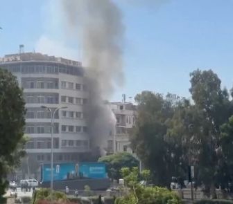 Imagem - Bombas atingem entorno de hotel onde Macron está hospedado na Síria