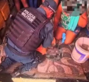 Imagem - Policiais militares salvam idoso após mal súbito em feira de Castanhal