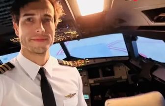 Instrutor abre porta de avião e se joga durante voo na Argentina