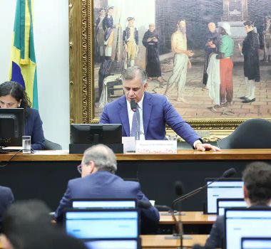 Imagem - CCJ da Câmara aprova fim da aposentadoria como punição para juízes
