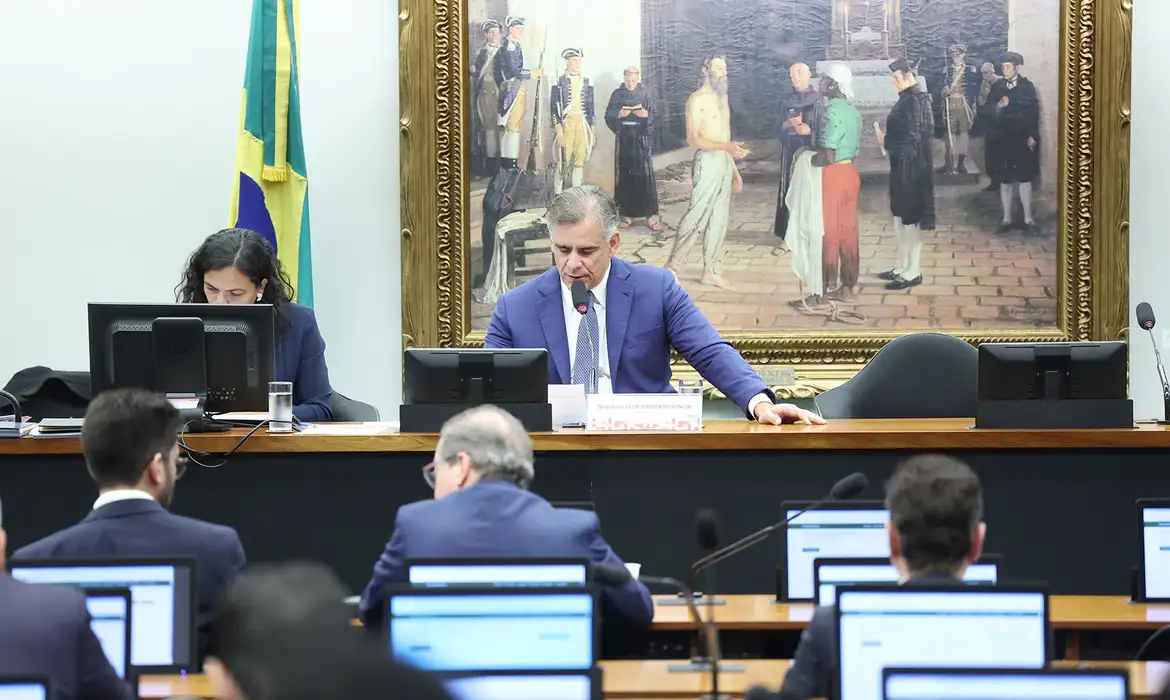(A novidade está na suspensão podendo ser de até 90 dias e a disponibilidade, por até dois anos.)
