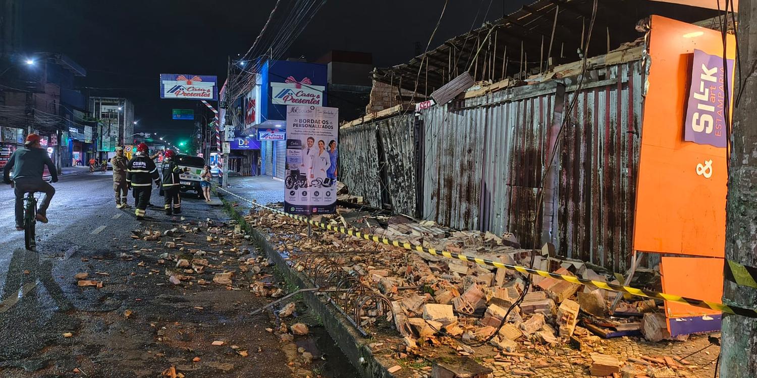 Imagem - Fachada de conjunto de lojas desaba no centro de Castanhal