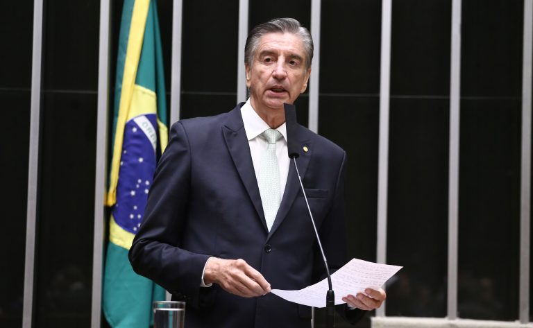 Imagem - Comissão aprova projeto que suspende pagamentos de parcelas do Fies em condições de calamidade pública