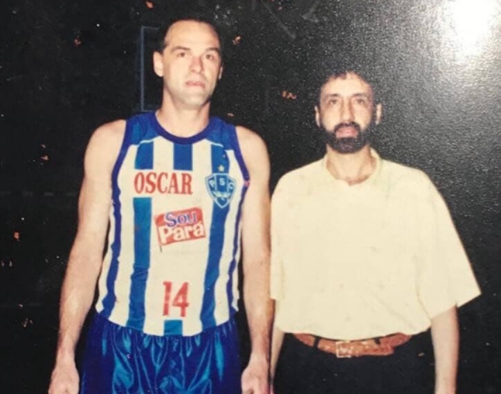 Nelson ao lado de Oscar Schmidt - 