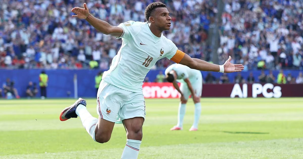 Mbappé foi autor de um dos gols que colocaram a França na semifinal da Copa do Mundo.
