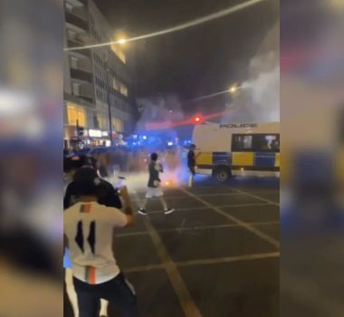 Imagem - Torcedores e policiais entram em confronto em Londres após eliminação de Marrocos na Copa do Mundo