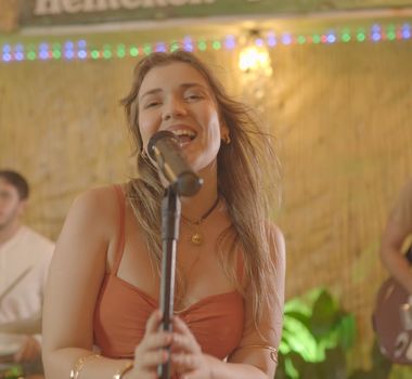 Imagem - Marih Reis estreia o clipe de 'Amor-Coragem', rodado nas praias de Salinópolis