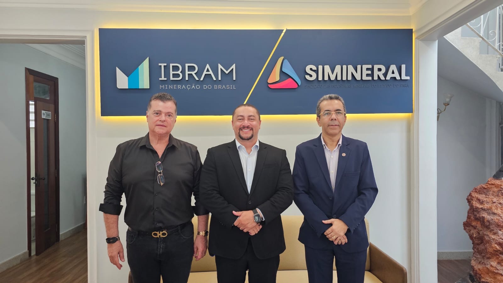 Isan Anijar, presidente da ACP, Emerson Rocha, presidente-executivo do Simineral, e Lúcio Cavalcanti, superintendente da ACP, participaram do encontro
