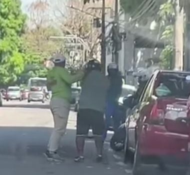 Imagem - Flagrante registra assalto em frente a agência bancária no bairro de Nazaré, em Belém