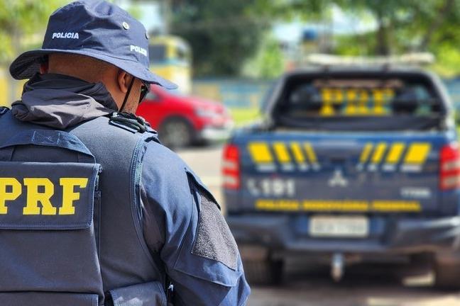 PRF prende mulher procurada por tráfico de drogas durante fiscalização na BR-163, em Santarém