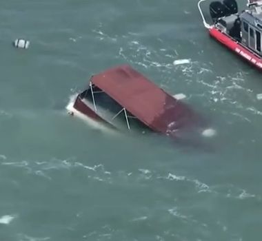 Imagem - Barco afunda deixa mortos e desaparecidos na Baía de São Francisco, nos EUA