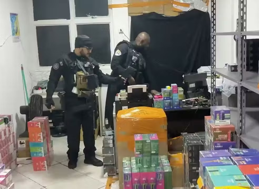 A polícia identificou ainda que uma operadora financeira teria movimentado mais de R$ 47 milhões no esquema