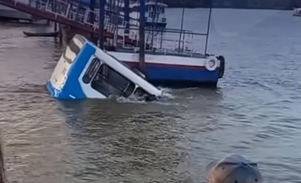 Bombeiros descartam vítimas em acidente com micro-ônibus em Barcarena