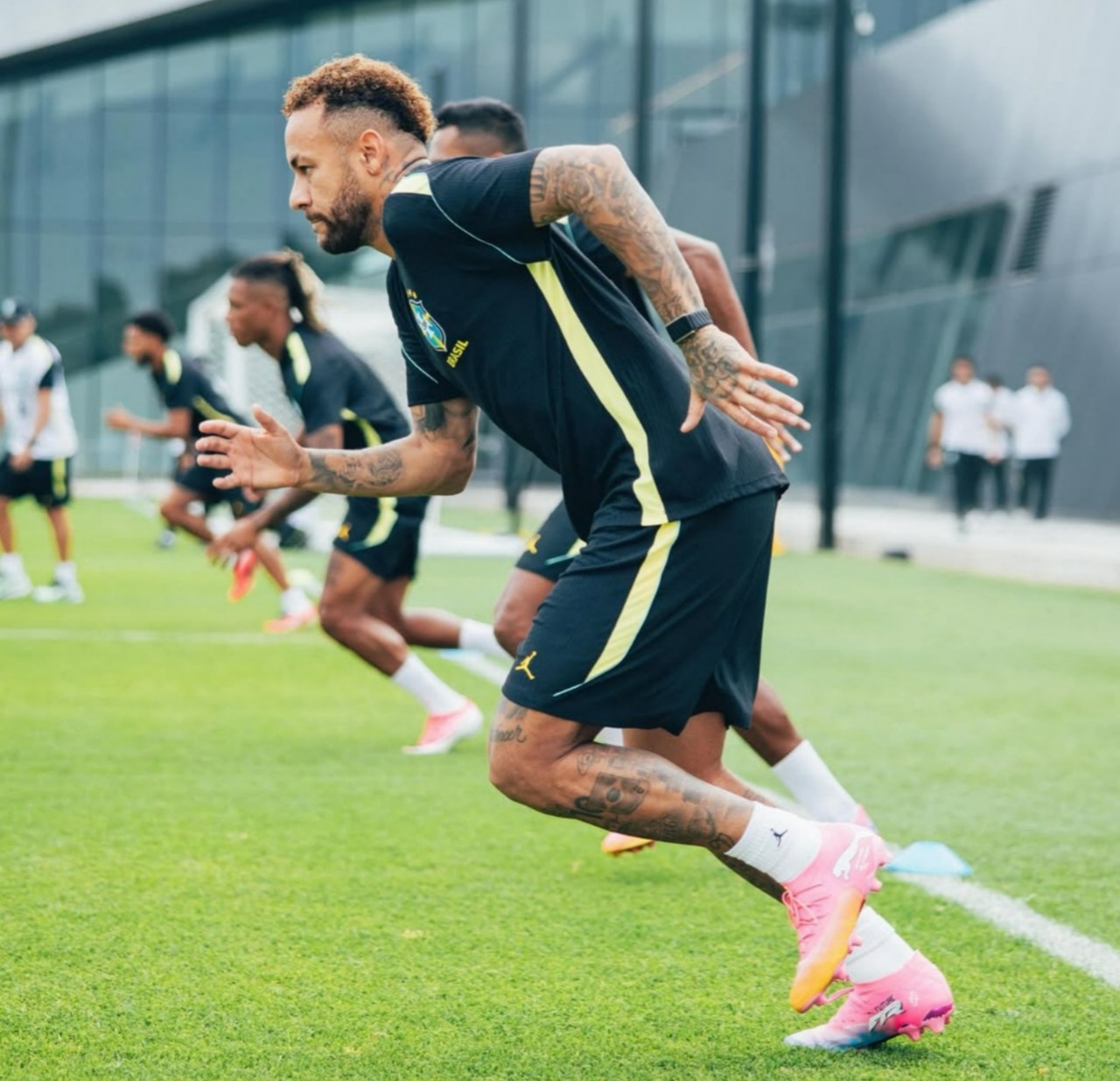 Neymar treinando pela Seleção Brasileira -