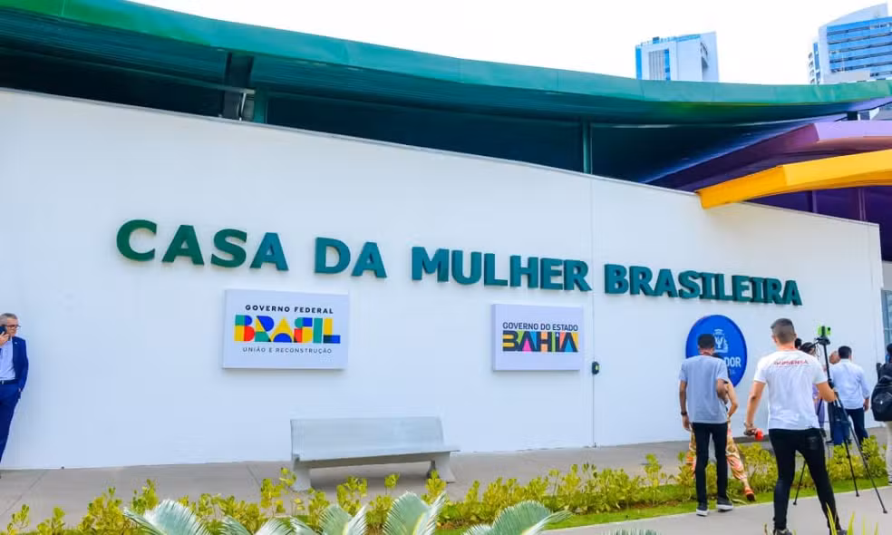 Imagem - Médico é investigado por suspeita de usar óculos com câmera em exame ginecológico de paciente