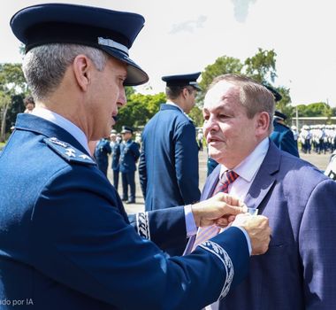 Imagem - Advogado paraense recebe a medalha Mérito Santos Dumont por serviços prestados à FAB