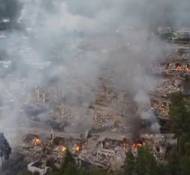 Imagem - Incêndio destrói mais de 100 imóveis em Drammen, no sul da Noruega