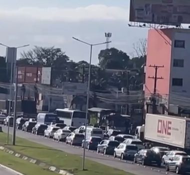 Imagem - Trânsito na BR-316, sentido saída de Belém, amanhece parado neste sábado; acompanhe