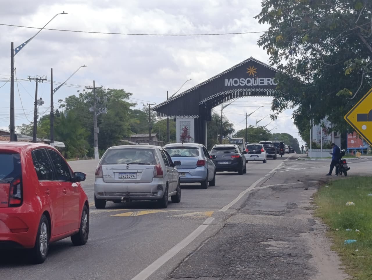 Movimento de veículos chegando a Mosqueiro foi intenso neste sábado (18)